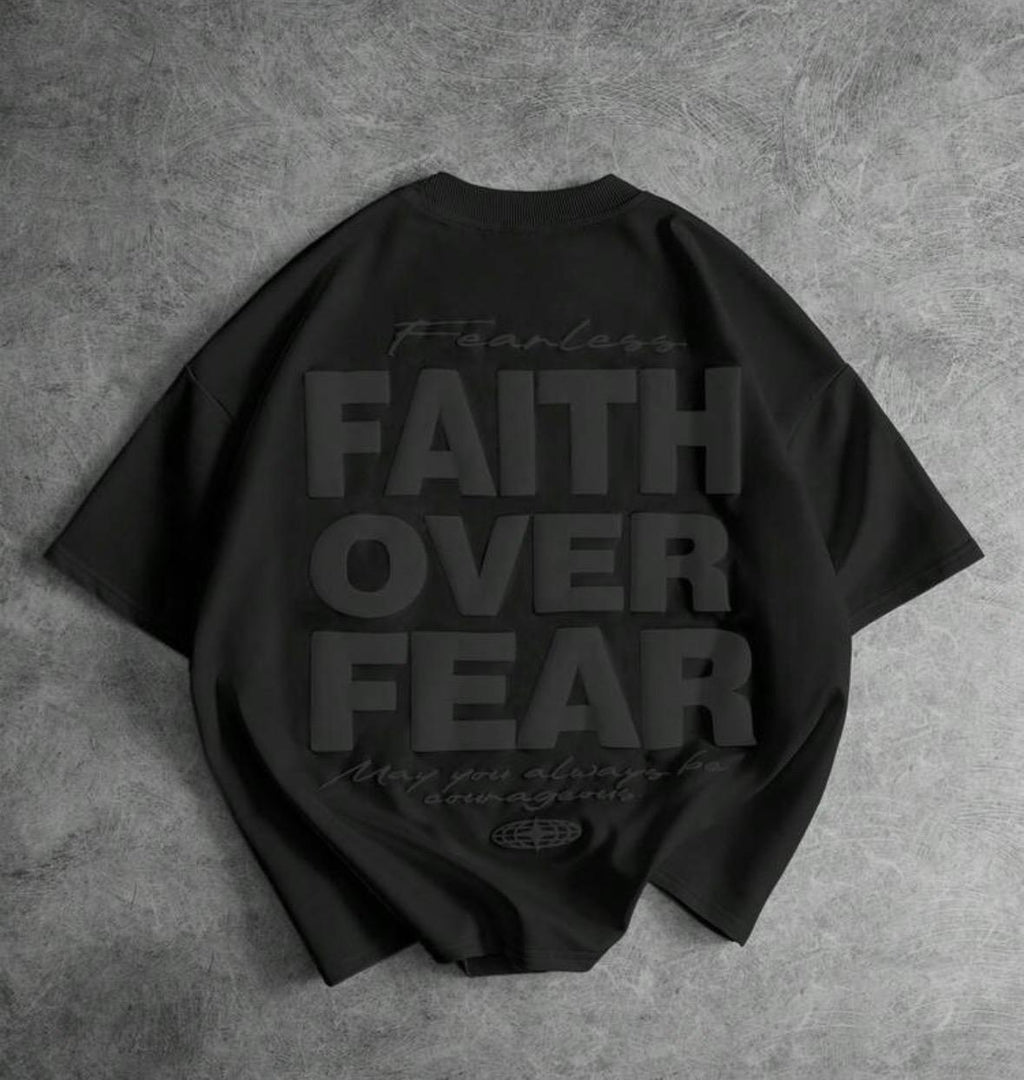 T-shirt Oversize “Faith Over Fear” Total Black